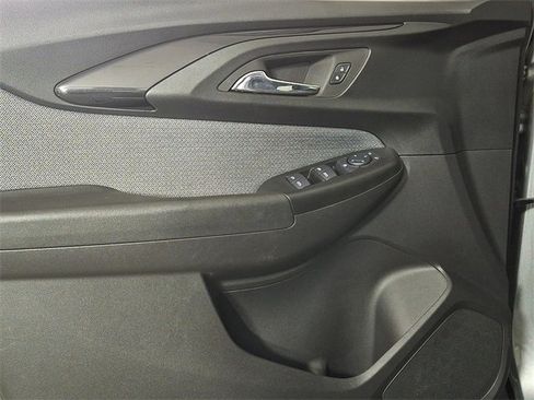 Used 2023 Chevrolet TrailBlazer LT image 14