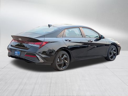 Certified 2026 Hyundai Elantra Sport w/ Cargo Package FWD image 7