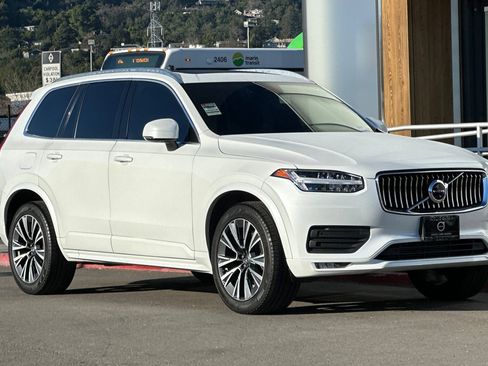 Used 2022 Volvo XC90 T6 Momentum w/ Advanced Package image 9