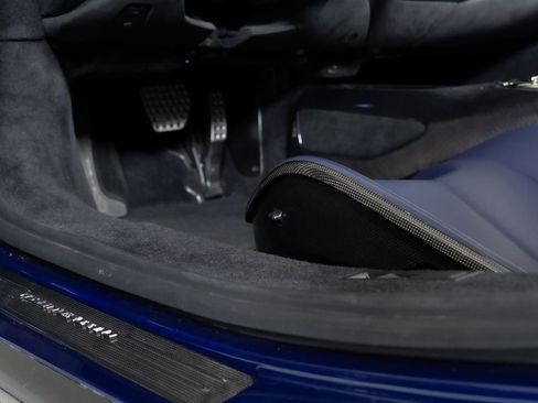 Used 2022 Ferrari SF90 Spider image 32