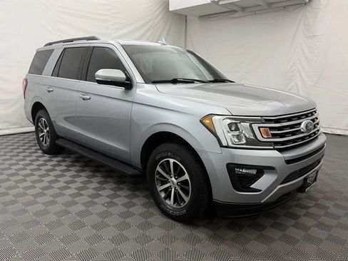 Used 2020 Ford Expedition XLT w/ Equipment Group 201A AWD/4WD image 4