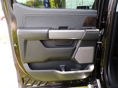 Used 2021 Ford F150 Lariat image 37