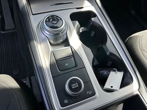 Used 2022 Ford Explorer XLT image 20