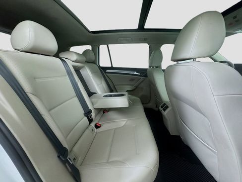 Used 2017 Volkswagen Golf Alltrack SE image 23