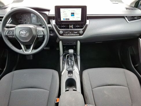 Used 2025 Toyota Corolla Cross LE image 11