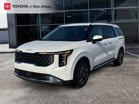 Used 2025 Kia Carnival SX image 9