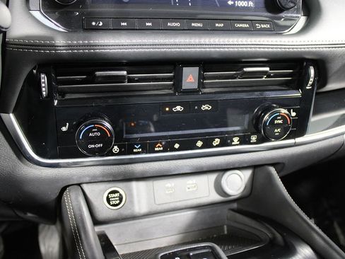 Used 2023 Nissan Rogue SL w/ SL Premium Package image 18