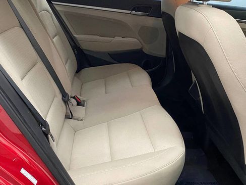 Used 2017 Hyundai Elantra SE image 12