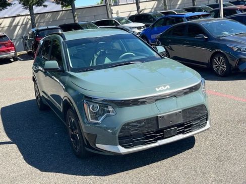 Used 2023 Kia Niro Wind w/ Wind Preserve Package FWD image 5