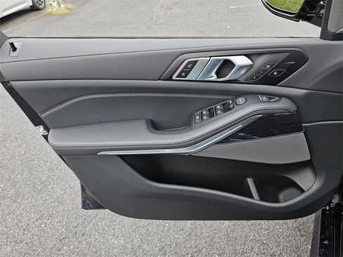 New 2026 BMW X5 M60i image 7