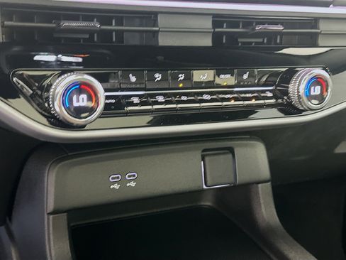 Used 2025 Honda Prologue Touring image 24