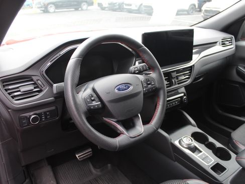 Used 2024 Ford Escape ST-Line w/ Tech Pack #1 AWD/4WD image 14