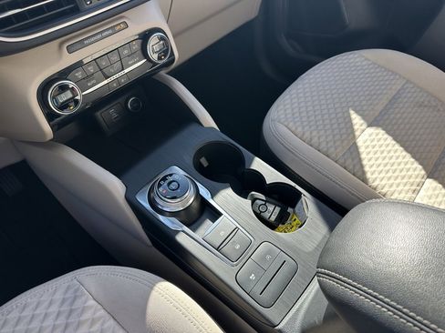 Used 2021 Ford Escape SE w/ Convenience Package image 28