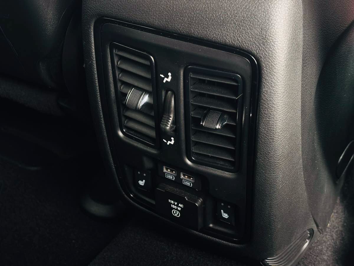 Used 2021 Dodge Durango R/T w/ Technology Group AWD/4WD image 43