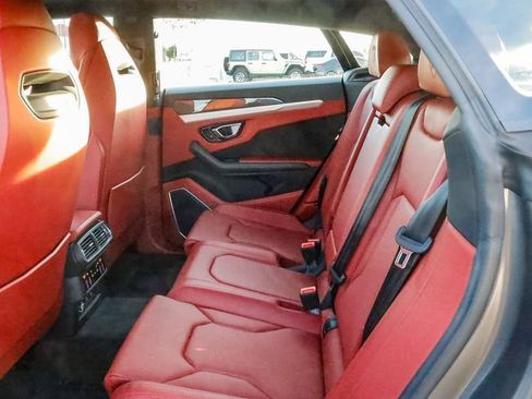 Used 2022 Lamborghini Urus image 19