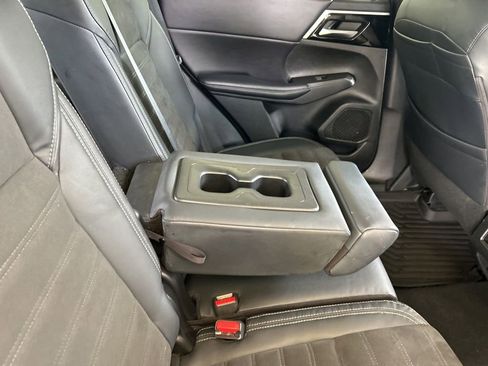 Used 2023 Mitsubishi Outlander SE FWD image 29