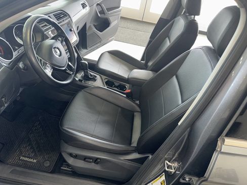 Used 2019 Volkswagen Tiguan SE image 16