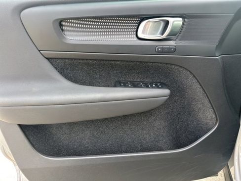 Certified 2025 Volvo XC40 B5 Plus image 16