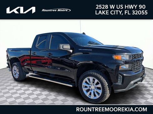 Used 2020 Chevrolet Silverado 1500 Custom w/ Custom Value Package image 1