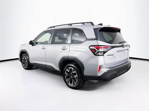 Used 2025 Subaru Forester Premium w/ Convenience Package #1 AWD/4WD image 5