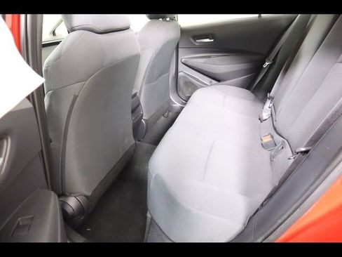 Used 2021 Toyota Corolla LE image 38