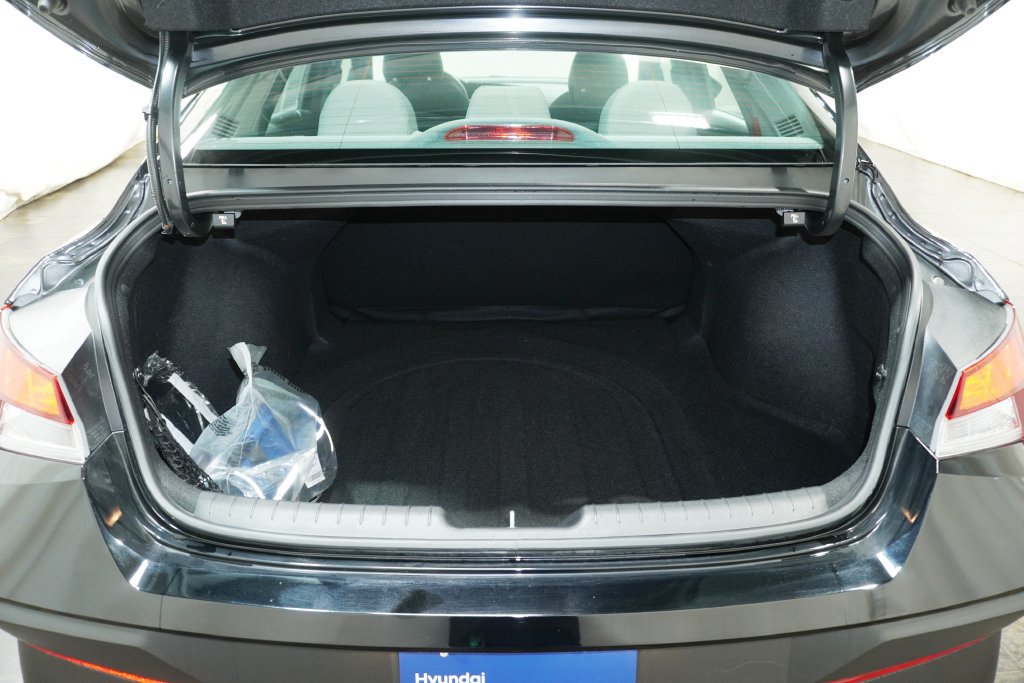 Certified 2026 Hyundai Elantra Sport FWD image 6