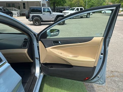 Used 2011 Hyundai Sonata GLS image 22