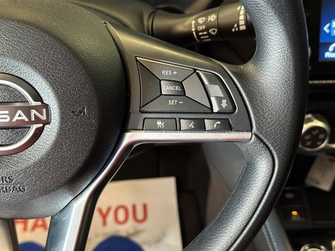 Used 2023 Nissan Kicks SV image 11