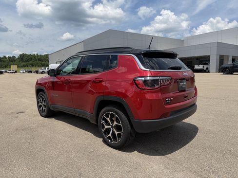Certified 2025 Jeep Compass Limited AWD/4WD image 4