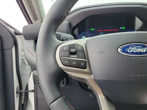 New 2025 Ford Explorer Active w/ Active Comfort Package image 22