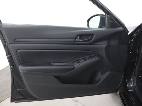 Used 2024 Nissan Altima 2.5 S image 18