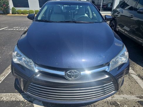 Used 2017 Toyota Camry XLE w/ Moonroof Package FWD image 2
