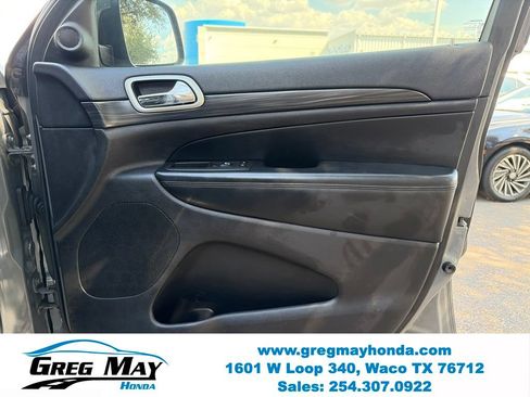 Used 2019 Jeep Grand Cherokee Altitude RWD image 12