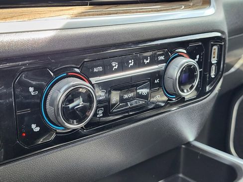 Used 2022 Chevrolet Silverado 1500 LT Trail Boss w/ LT Trail Boss Premium Package image 21