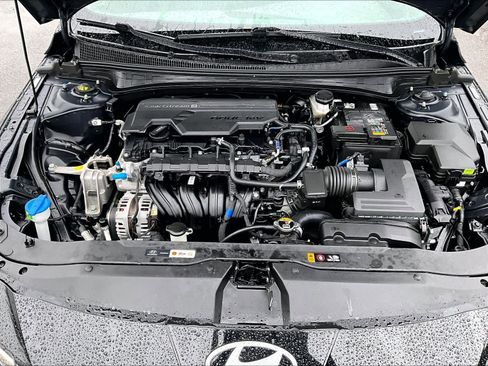 Used 2025 Hyundai Elantra SEL FWD image 29