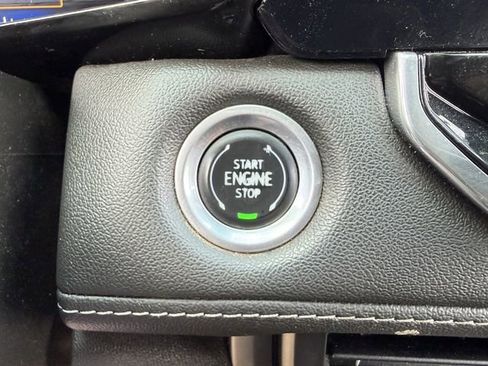 Used 2024 Chevrolet Colorado LT RWD image 25
