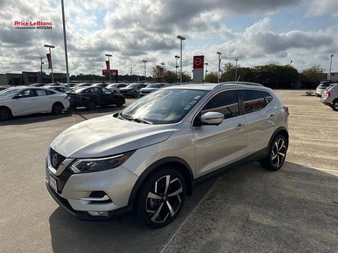 Used 2022 Nissan Rogue Sport SL w/ Premium Package AWD/4WD image 3