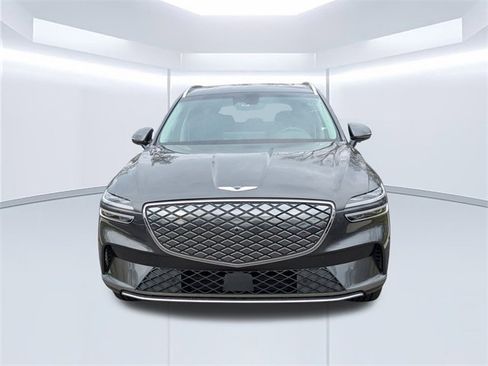 Used 2025 Genesis Electrified GV70 Advanced image 9