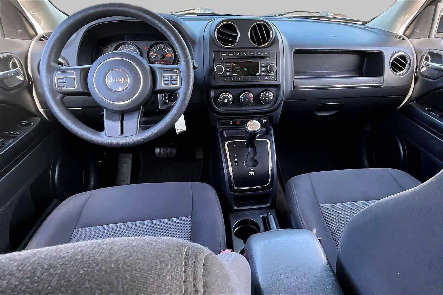 Used 2016 Jeep Patriot Sport w/ Power Value Group AWD/4WD image 14