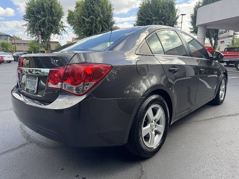Used 2015 Chevrolet Cruze LT FWD image 5