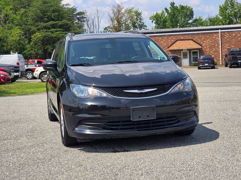 Used 2020 Chrysler Voyager Lxi FWD image 15