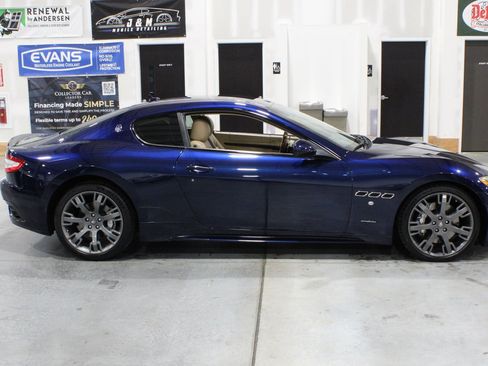 Used 2012 Maserati GranTurismo S RWD image 17