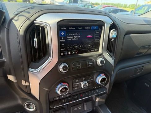 Used 2020 GMC Sierra 2500 SLT w/ SLT Premium Plus Package AWD/4WD image 16