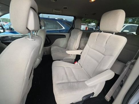 Used 2016 Dodge Grand Caravan SE w/ Quick Order Package 29E SE FWD image 8