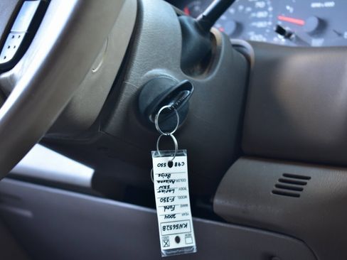 Used 2004 Ford F350 Lariat image 28