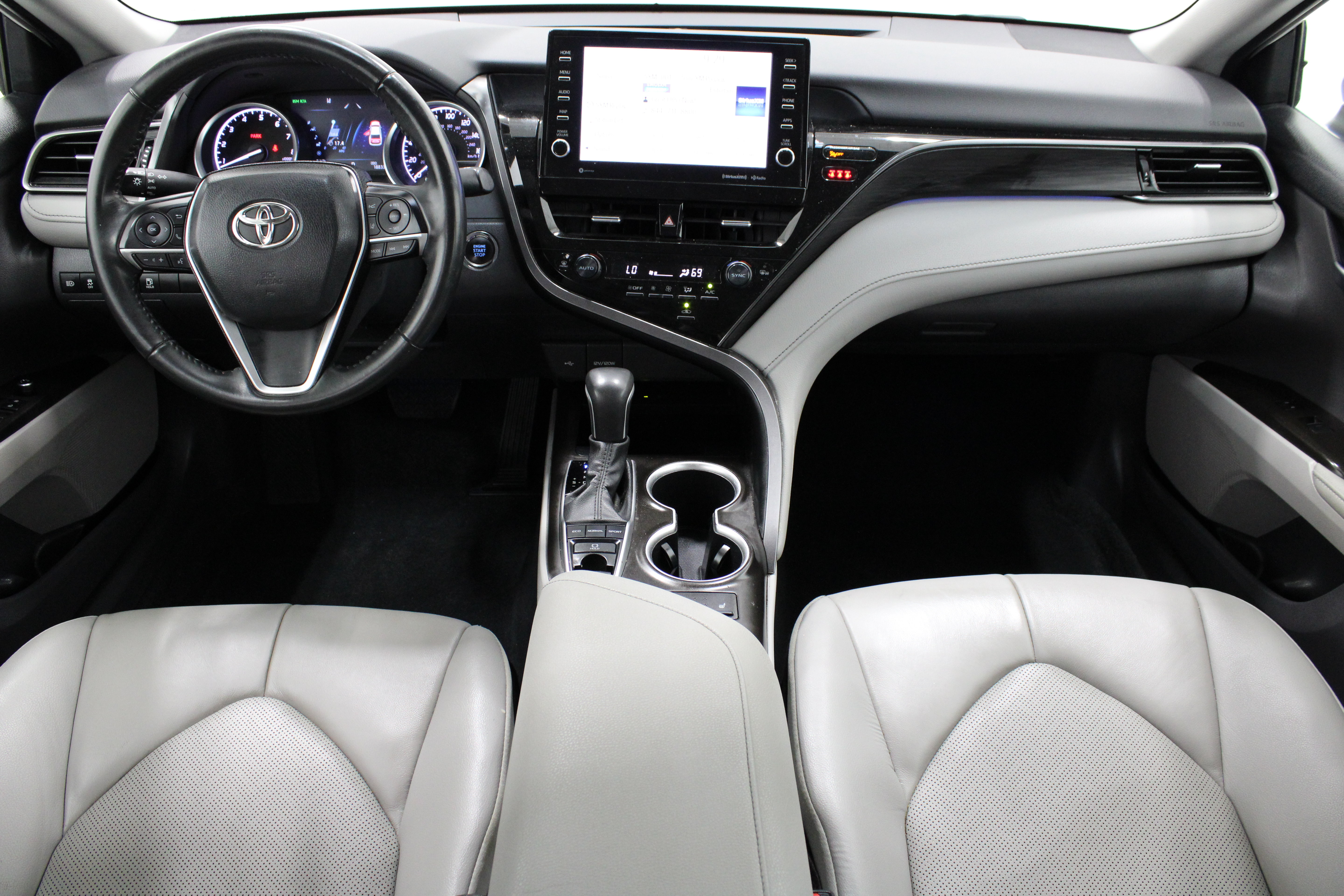 Used 2023 Toyota Camry XLE FWD image 30