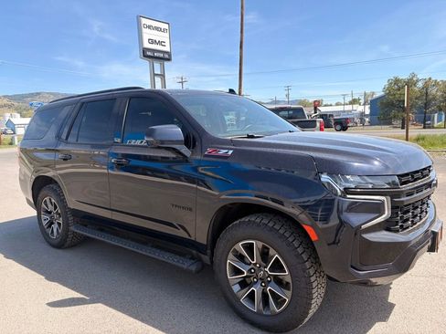 Used 2023 Chevrolet Tahoe Z71 w/ Z71 Off-Road Package AWD/4WD image 3