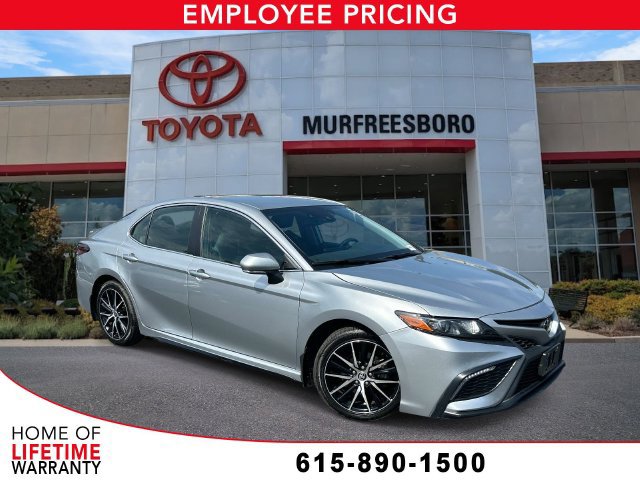 Used 2024 Toyota Camry SE FWD image 1