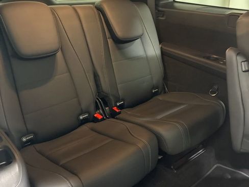 Used 2024 Mercedes-Benz GLS 450 4MATIC image 29