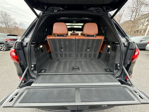 Used 2019 BMW X7 xDrive50i w/ M Sport Package image 21